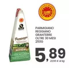 Parmareggio - Parmigiano Reggiano Granterre Oltre 30 Mesi Parmareggio - Parmigiano Reggiano Granterre Oltre 30 Mesi